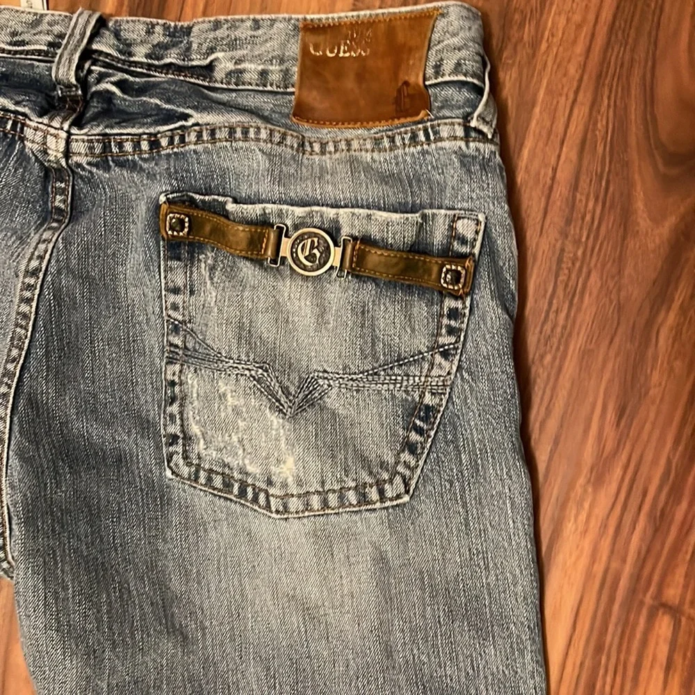 GUESS Premium Falcon Boot Cut 36 Denim Blue Jeans Pockets Buttons belt loops - Picture 8 of 8